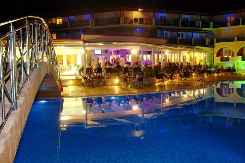 Majestic Hotel & Spa Лаганас Екстериор снимка