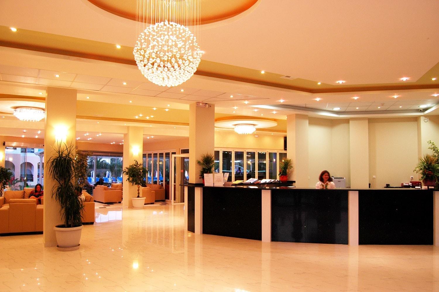 Majestic Hotel & Spa Лаганас Екстериор снимка