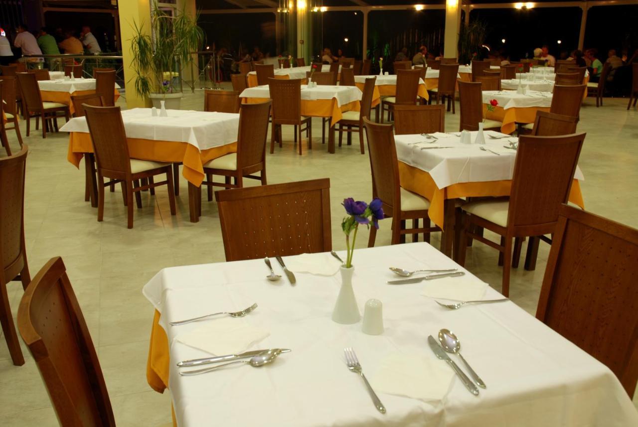 Majestic Hotel & Spa Лаганас Екстериор снимка