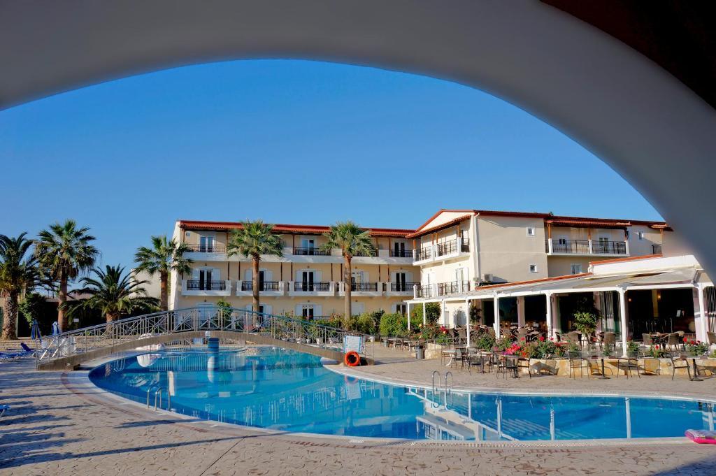 Majestic Hotel & Spa Лаганас Екстериор снимка
