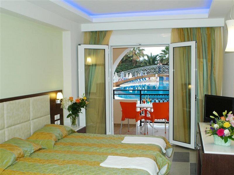 Majestic Hotel & Spa Лаганас Екстериор снимка
