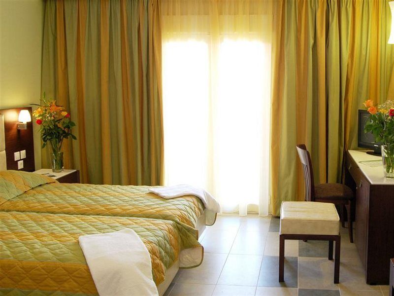 Majestic Hotel & Spa Лаганас Екстериор снимка